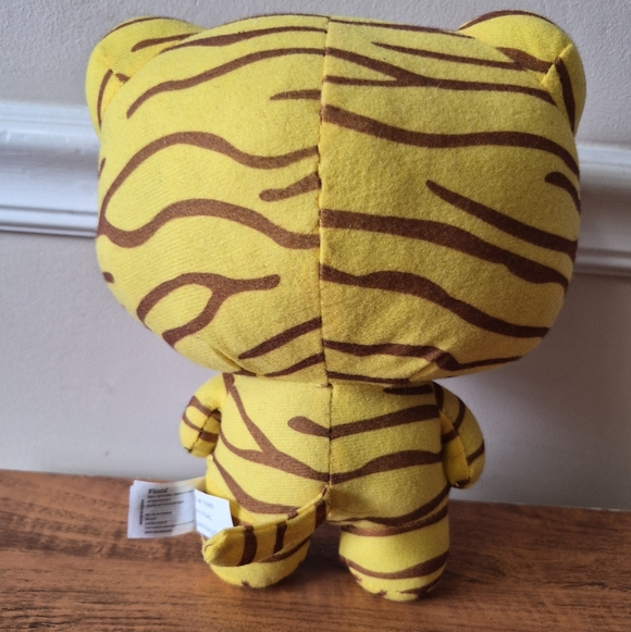 Hello Kitty Tiger Plush - Picture 2 of 4